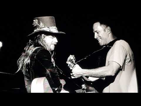 BLUESFEST: JACK JOHNSON WITH LUKAS NELSON (Have a smoke with Willie)