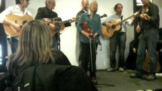 Red Wine with Laurie Lewis and Tom Rozum in Genova