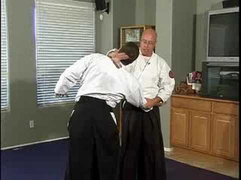 Aikido Basic Techniques : Yokomenuchi Kokyunage
