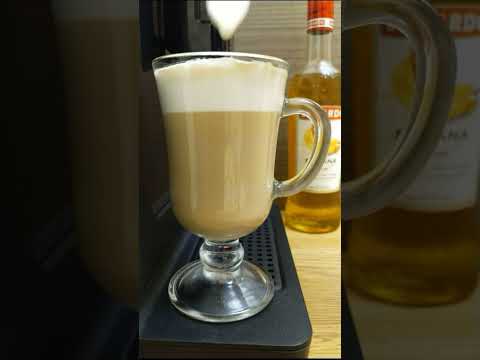 Кофе Латте с сиропом. Рецепт кофейного напитка. How to make Latte with syrup #Shorts
