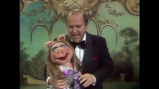 Muppet Songs: Dom DeLuise and Miss Piggy - We Got Us