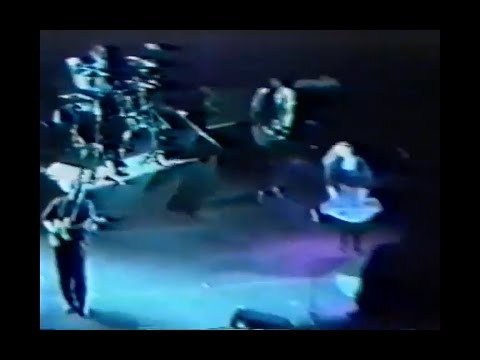 10,000 Maniacs (Natalie Merchant) Live Concert at Beacon Theatre in New York City - October 23, 1990