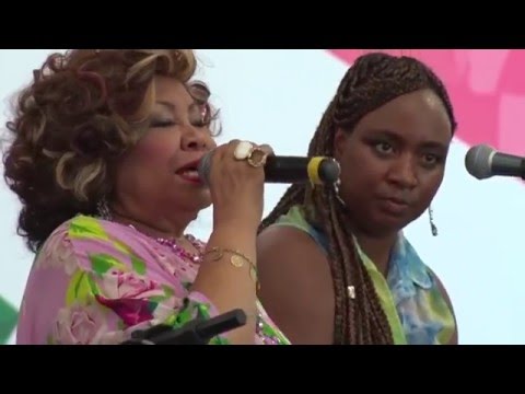 Alcione na Mangueira canta o sol