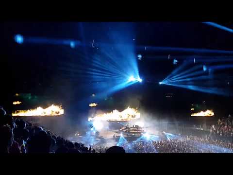 OceanLab vs Thomas Gold - Sirens Of The Sea - Above & Beyond Mashup @ 02 Arena London (Live)