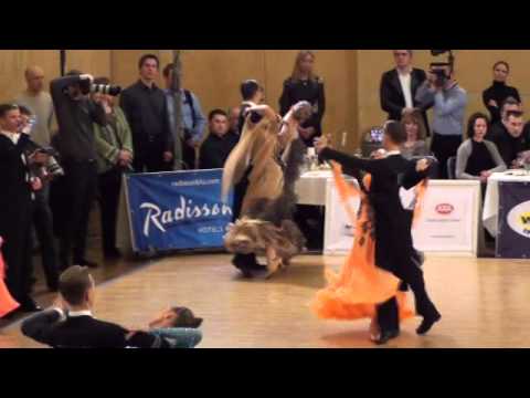 Latvian Standart Championship 2011 Edgars Kravalis - Laura Valta 1.2fin foxtrot.wmv