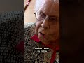 Rietje (101) wordt verrast met speciaal horloge | #shorts