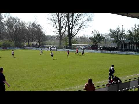 9 apr 2011 Groote Lindt D2-Zwerver 8-1 - Net naast!