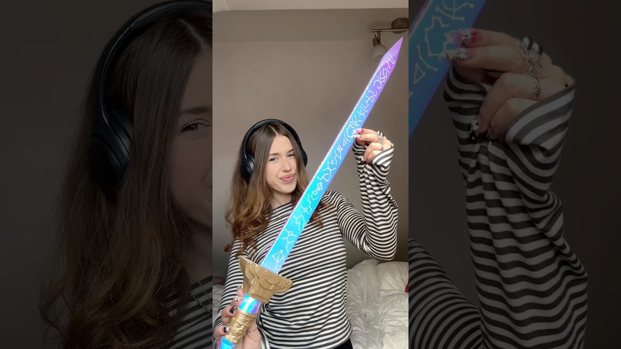 Rumi’s KPOP Demon HUNTERS Sword DIY Halloween COSPLAY