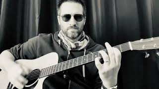 Assis sur le rebord du monde