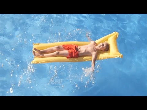 Damaris Gelabert - Let's go to the swimming pool (Official Video)