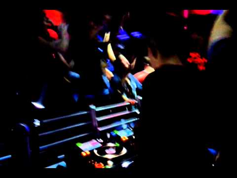 Delayers plays Million Atoms To Apologize