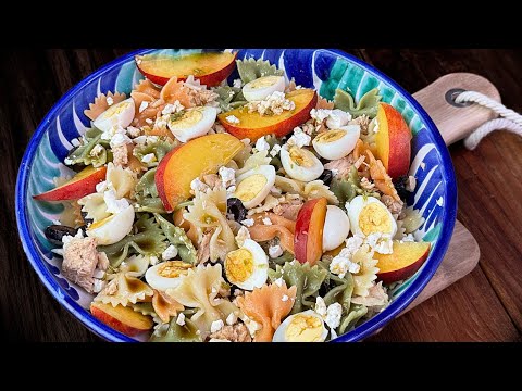 Ensalada de pasta con atún y huevo
