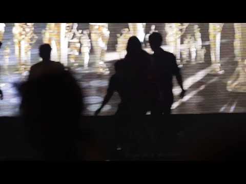 SNSD Taeyeon fell down from stage