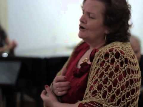 Adília Azevedo canta  "Amor de mel, amor de fel"