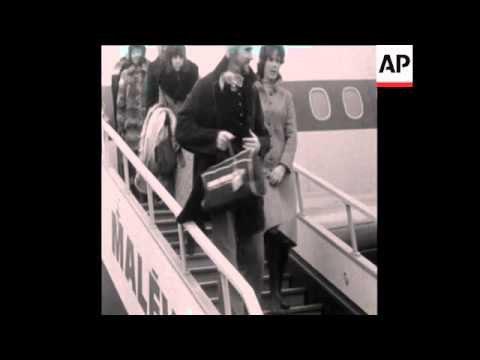 SYND 27-2-72 STARS ARRIVE IN BUDAPEST FOR ELIZABETH TAYLOR'S BIG FORTIETH BIRTHDAY PARTY