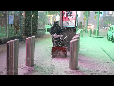 02-01- 2021 NYC, NY Heavy snow begins in New York - Winter Storm Warning