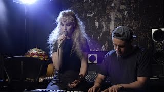 Emmi - &#39;Talk To Me&#39; (Live in the Studio)