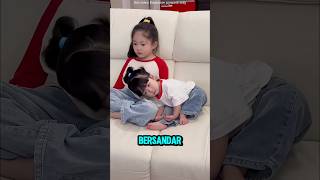 Download lagu ADIK INI HANYA INGIN BERSANDAR DIPANGKUAN KAKAKNYA❗️#videoviral #anaklucu #gemes mp3