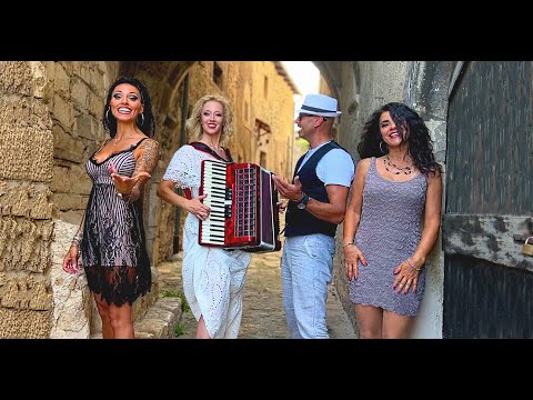 PIEMONTESINA - Valzer - Canzone popolare italiana - Cover per fisarmonica by Noemi Gigante