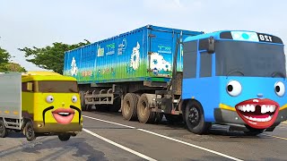 Download lagu Wow Ada Truk Kontainer Besar, Bus Telolet Basuri, Truk Oleng Joget, Truk Pasir Mirip Frank Lani Tayo mp3