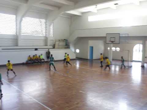 GOLEIRO BENTO SÁ SE ANTECIPA E SAI NA BOLA: NUNES FUTSAL X MONTANHA - SUB 13