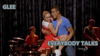 Glee-Everybody Talks (Lyrics/Letra)
