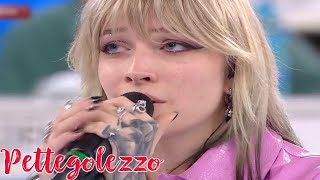 Amici, Mew si tatua Matthew e il web la stronca : la risposta (spiazzante) della cantante