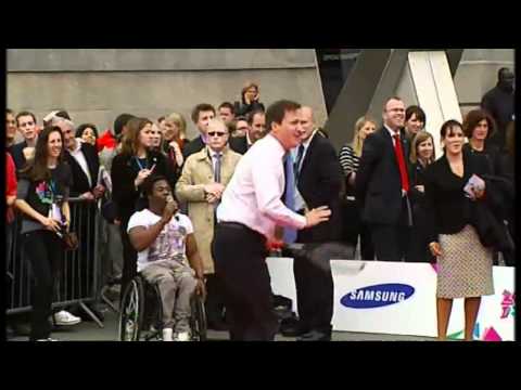 David Cameron and Boris Johnson play Paralympic tennis | Channel 4 News