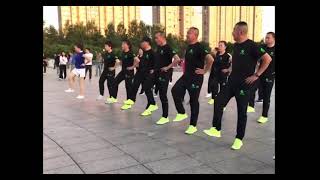 Chinese group shuffle dance that shook the world !