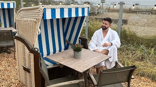 A little hello from me 🎄 Mr Carrington