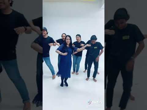 Anje Beby Dance! | Beby Acha & UNC band