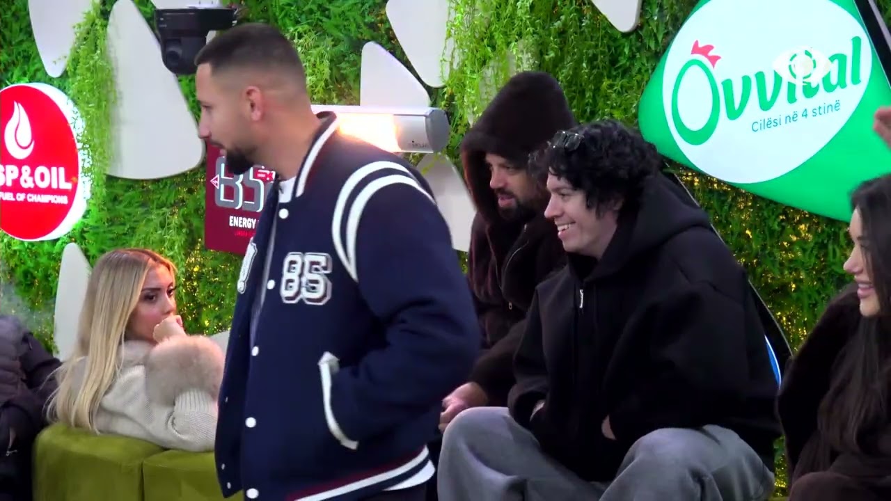 Ju jeni fansat e mi jashtë/ Flori debaton me banorët: Kur më njeh legjenda…