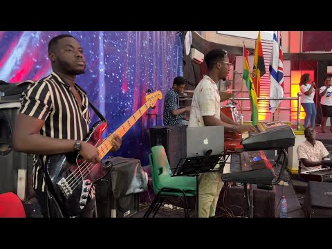 Local Praise Jam - Jojo Arhin || OSEI POKU ON BASS