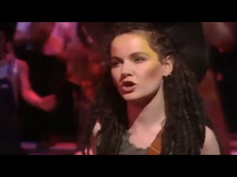 HAYSI FANTAYZEE · John Wayne Is Big Leggy @ Top of the Pops (August 12, 1982)