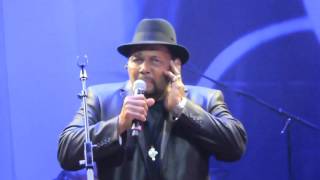 Aaron Neville Don&#39;t Know Much at Tribute to Linda Ronstadt