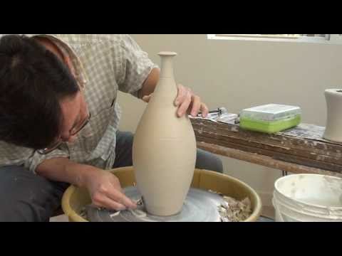 30. Throwing / Making a Thin-necked Bottle / Vase with Hsin-Chuen Lin