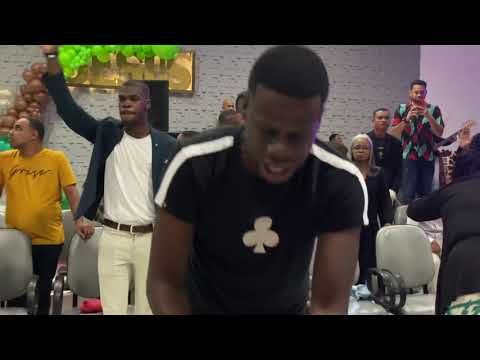 VIROU TUDO! Sala de Adoração PEGOU FOGO! 🔥  Samuel Elioterio - #QuintaDoCorinho