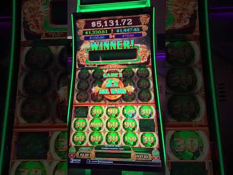 Mighty cash double up part 1/5 one machine is on FIRE #slots #hugecasinowins