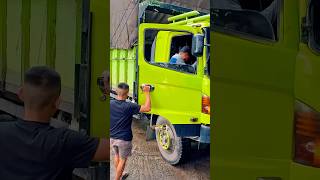 Download lagu Fharel kembali jadi pahlawan, gantikan sopir truk yang menyerah mp3