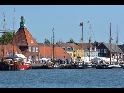 LYT - SE OG SLAP AF. LISTEN - SEE AND RELAX