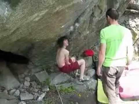 Adam Ondra sale Magic Bus - Val di Mello