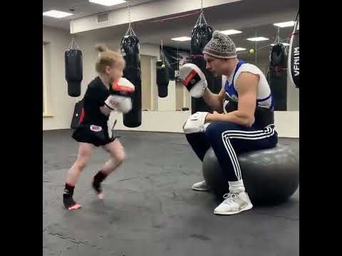 Incredible Boxing Skills by a Little Girl - 1286673-2