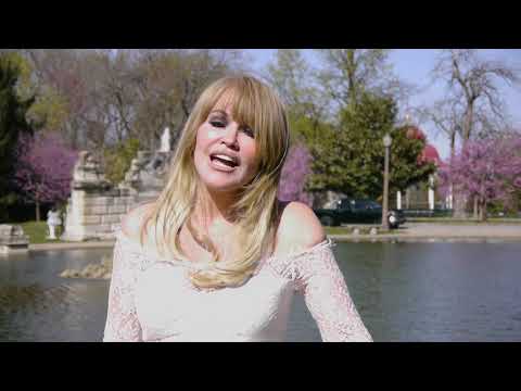 Therese-Marie Not too Big For Kisses