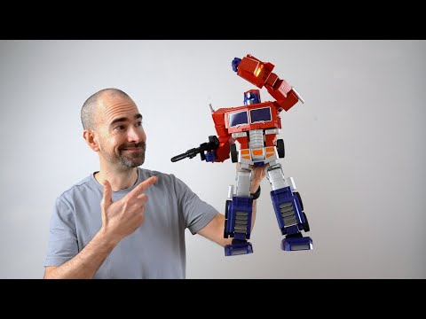Optimus Prime Elite Core Edition | Unboxing a 16-inch Robot Transformer!