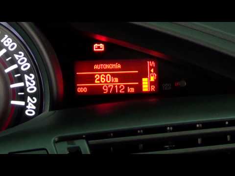 Toyota Verso. Modelo 2013. Cuadro de instrumentos
