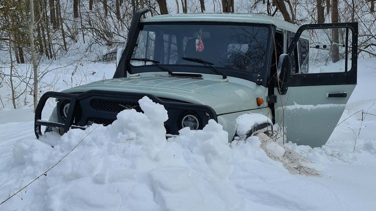 Эвакуация, умерло сцепление, как УАЗ едет по снегу! Показал гараж
