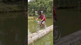 Download lagu Hati-hati bg Jatuh Ke Kolam 😂😂 mp3 Download lagu Hati-hati bg Jatuh Ke Kolam 😂😂 mp3