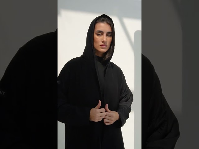 عباية كلوش تطريز جانبي وبالأكمام