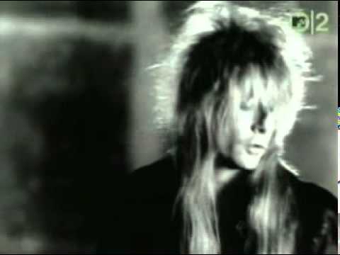 Britny Fox - Louder