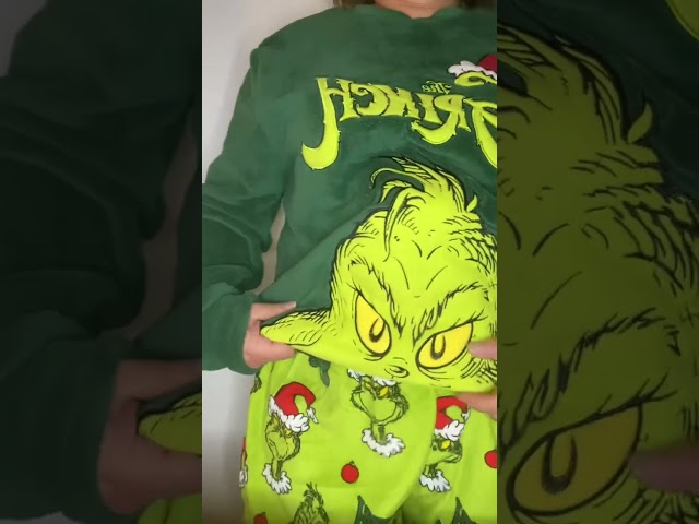 Vídeo relacionado con The Grinch Pijama Mono Polar con Capucha y Bolsillo Canguro para Hombre (Verde, M)